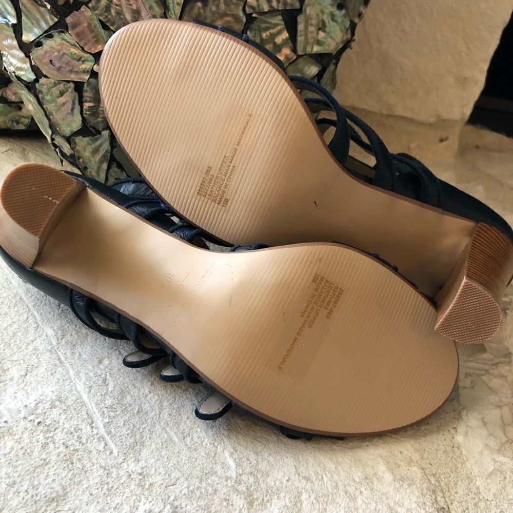 Colin Stuart navy strappy leather heel sz 10 - Picture 6 of 6